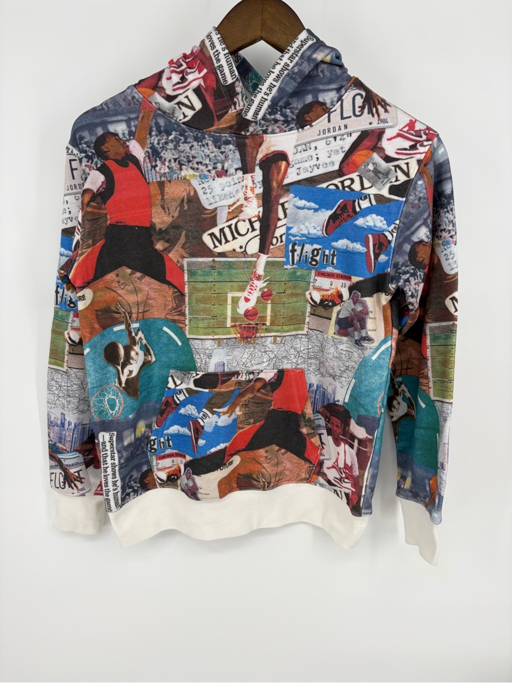 Air Jordan Kids Brooklyn Fleece All Over Collage Printed Hoodie Size Youth M